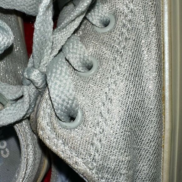 Chuck Taylor all star lt sage green sparkle sz 9 & free chucks like crocs sz 9 - Picture 3 of 13